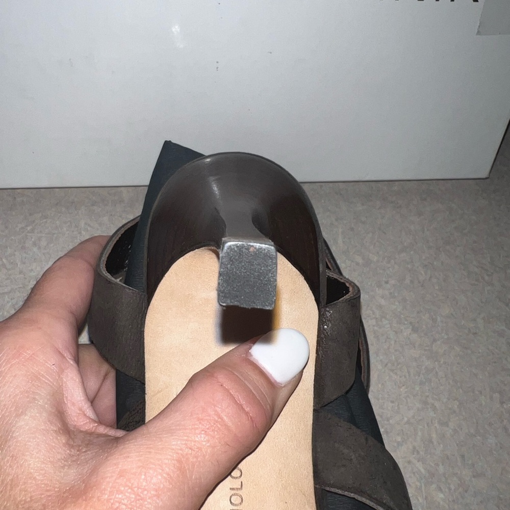 Manolo Blahnik Women's Brown Suede Strappy Heels - Picture 11 of 11